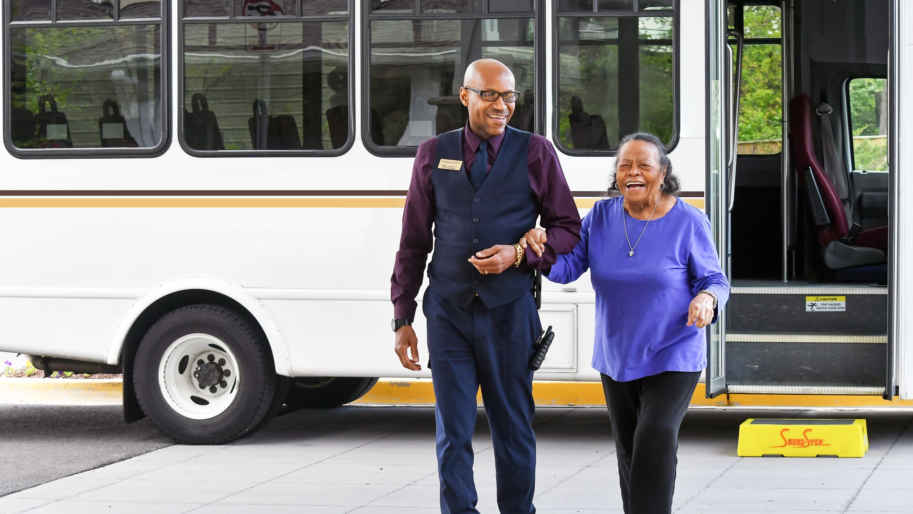 Bus imagery - No community
